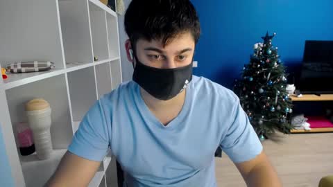 Snapshot of sexxxdickbig chatting on January 15, 7:34 pm Tommy online show from January 15, 7:34 pm