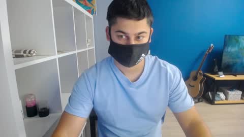Snapshot of sexxxdickbig chatting on December 10, 9:23 am Tommy online show from December 10, 9:23 am