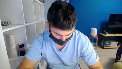 Snapshot of sexxxdickbig chatting on December 15, 8:25 pm Tommy online show from December 15, 8:25 pm