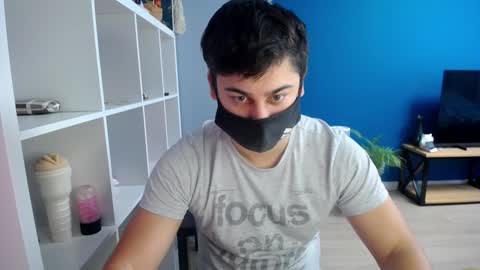 Snapshot of sexxxdickbig chatting on January 24, 8:34 am Tommy online show from January 24, 8:34 am