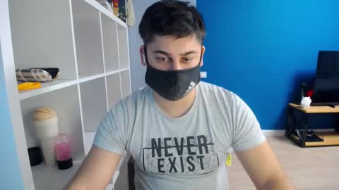 Snapshot of sexxxdickbig chatting on March 5, 8:01 pm Tommy online show from March 5, 8:01 pm