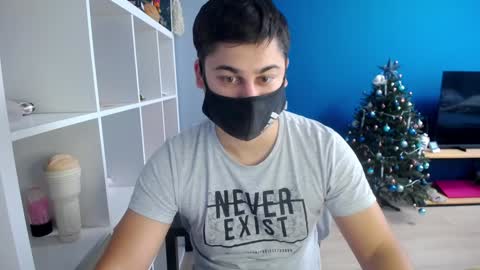 Snapshot of sexxxdickbig chatting on January 5, 8:22 am Tommy online show from January 5, 8:22 am