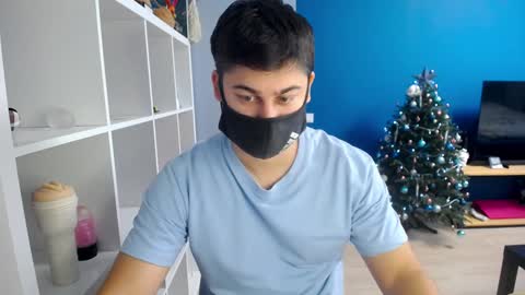Snapshot of sexxxdickbig chatting on January 3, 7:27 am Tommy online show from January 3, 7:27 am