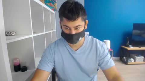 Snapshot of sexxxdickbig chatting on December 11, 8:27 am Tommy online show from December 11, 8:27 am