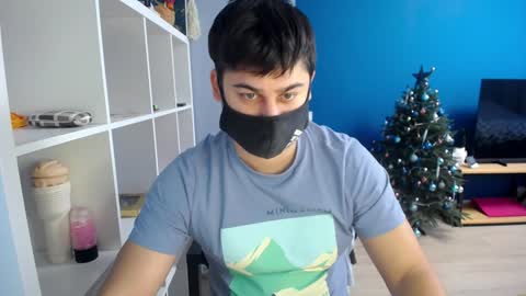 Snapshot of sexxxdickbig chatting on January 19, 7:57 am Tommy online show from January 19, 7:57 am