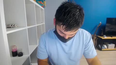 Snapshot of sexxxdickbig chatting on December 10, 7:32 pm Tommy online show from December 10, 7:32 pm