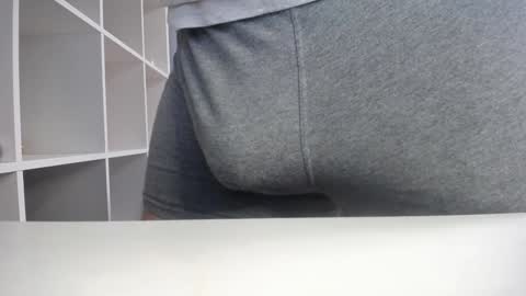Snapshot of sexxxdickbig chatting on December 25, 4:43 pm Tommy online show from December 25, 4:43 pm
