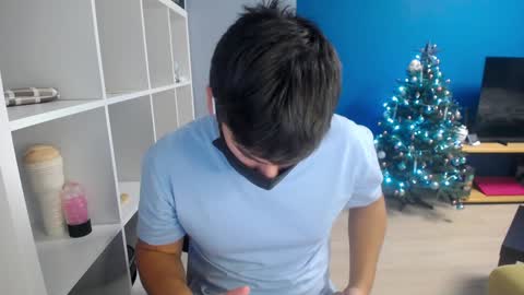 Snapshot of sexxxdickbig chatting on December 28, 5:25 pm Tommy online show from December 28, 5:25 pm