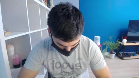 Snapshot of sexxxdickbig chatting on February 20, 8:39 am Tommy online show from February 20, 8:39 am
