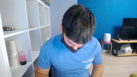 Snapshot of sexxxdickbig chatting on December 18, 4:39 pm Tommy online show from December 18, 4:39 pm