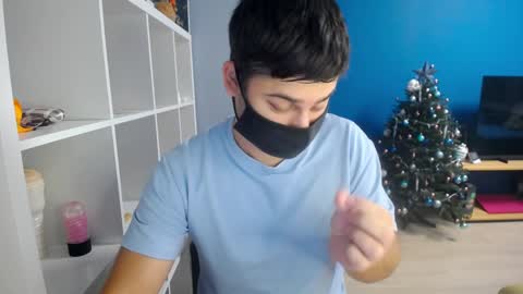 Snapshot of sexxxdickbig chatting on December 28, 6:39 am Tommy online show from December 28, 6:39 am
