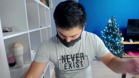 Snapshot of sexxxdickbig chatting on January 3, 7:39 pm Tommy online show from January 3, 7:39 pm