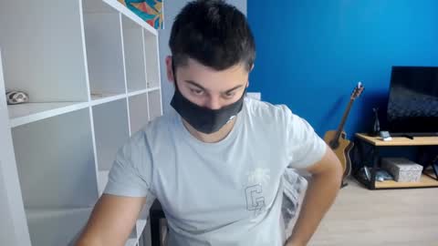 Snapshot of sexxxdickbig chatting on December 3, 8:58 am Tommy online show from December 3, 8:58 am