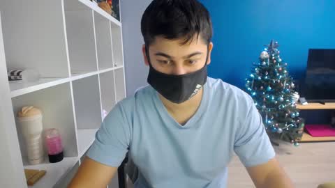 Snapshot of sexxxdickbig chatting on December 30, 7:26 am Tommy online show from December 30, 7:26 am