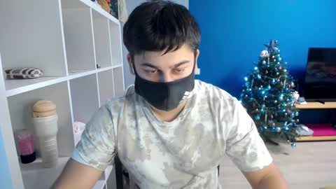 Snapshot of sexxxdickbig chatting on January 8, 7:13 pm Tommy online show from January 8, 7:13 pm