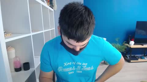 Snapshot of sexxxdickbig chatting on February 19, 7:39 am Tommy online show from February 19, 7:39 am