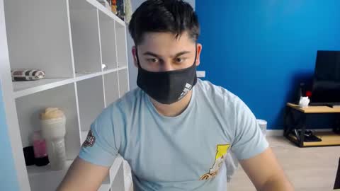 Snapshot of sexxxdickbig chatting on March 1, 7:15 pm Tommy online show from March 1, 7:15 pm