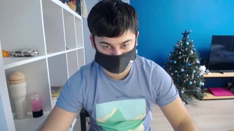 Snapshot of sexxxdickbig chatting on January 18, 9:02 am Tommy online show from January 18, 9:02 am