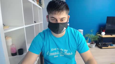 Snapshot of sexxxdickbig chatting on February 18, 7:10 pm Tommy online show from February 18, 7:10 pm