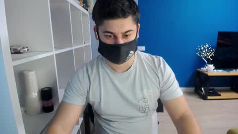 Snapshot of sexxxdickbig chatting on March 12, 3:51 pm Tommy online show from March 12, 3:51 pm