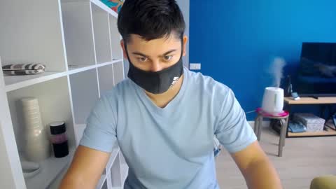 Snapshot of sexxxdickbig chatting on December 14, 8:13 am Tommy online show from December 14, 8:13 am