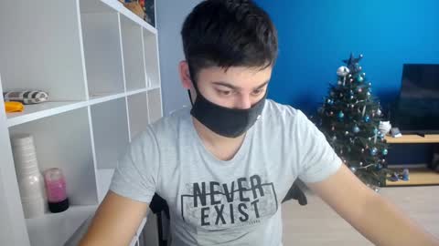 Snapshot of sexxxdickbig chatting on December 23, 8:11 am Tommy online show from December 23, 8:11 am