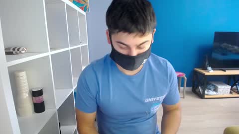 Snapshot of sexxxdickbig chatting on December 17, 8:34 am Tommy online show from December 17, 8:34 am