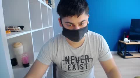 Snapshot of sexxxdickbig chatting on March 7, 8:13 am Tommy online show from March 7, 8:13 am