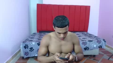 Snapshot of sexy_bigcock01 chatting on January 24, 7:28 pm sexy_bigcock01 online show from January 24, 7:28 pm