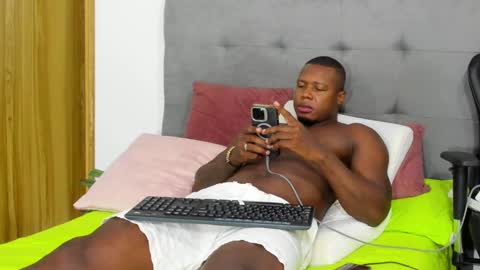 Snapshot of sexy_blackman chatting on September 18, 4:09 pm sexy blackman online show from September 18, 4:09 pm