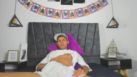 sexy_latin_cum online show from October 24, 3:08 am