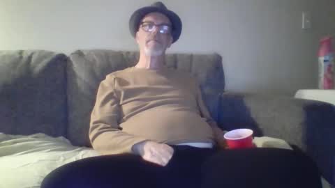 Snapshot of sexy_white_daddy chatting on March 10, 11:12 am Daddy online show from March 10, 11:12 am