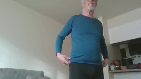 Snapshot of sexy_white_daddy chatting on February 26, 8:20 pm Daddy online show from February 26, 8:20 pm