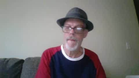Snapshot of sexy_white_daddy chatting on March 10, 1:01 am Daddy online show from March 10, 1:01 am