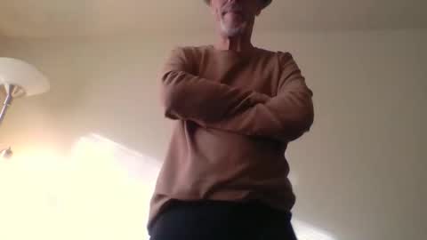Snapshot of sexy_white_daddy chatting on March 11, 7:14 pm Daddy online show from March 11, 7:14 pm
