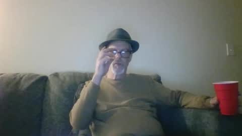 Snapshot of sexy_white_daddy chatting on March 12, 5:24 am Daddy online show from March 12, 5:24 am
