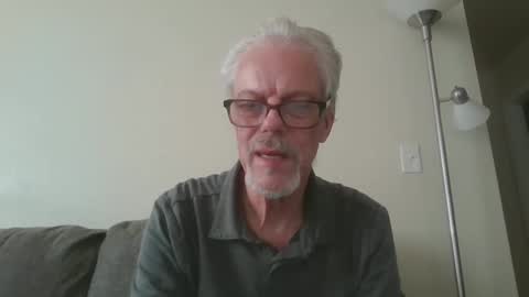 Snapshot of sexy_white_daddy chatting on February 21, 12:16 am Daddy online show from February 21, 12:16 am