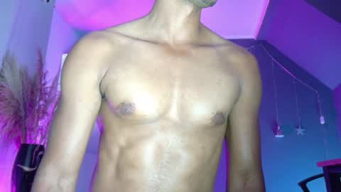 Snapshot of sexyblack1993 chatting on December 9, 12:56 am sexyblack online show from December 9, 12:56 am
