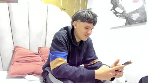 Snapshot of sexyboy_vc chatting on September 17, 12:06 pm owen sky online show from September 17, 12:06 pm