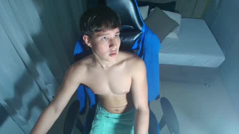 Snapshot of sexyboy_vc chatting on October 6, 12:10 pm owen sky online show from October 6, 12:10 pm