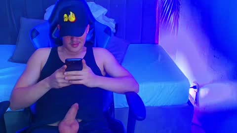 Snapshot of sexyboy_vc chatting on September 24, 2:04 pm owen sky online show from September 24, 2:04 pm