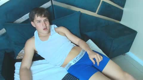 Snapshot of sexyboy_vc chatting on October 10, 3:39 pm owen sky online show from October 10, 3:39 pm