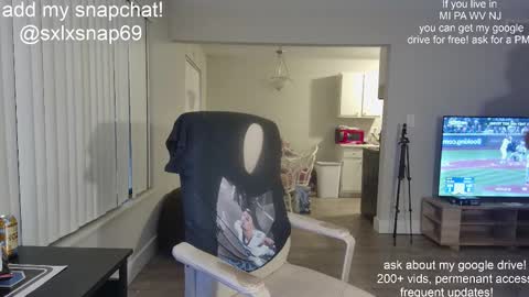 Snapshot of sexylax69 chatting on October 11, 1:31 am sexylax69 online show from October 11, 1:31 am