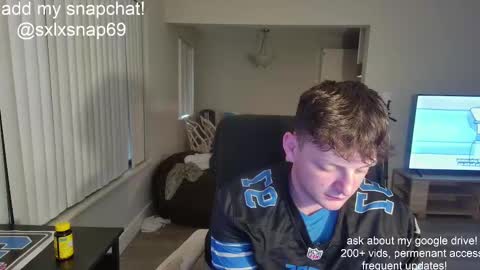 Snapshot of sexylax69 chatting on October 6, 12:48 am sexylax69 online show from October 6, 12:48 am
