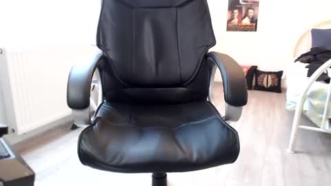 Snapshot of sexyman_fr chatting on January 18, 1:51 pm Vincent Vega online show from January 18, 1:51 pm