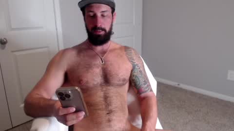Snapshot of sexymanmk26 chatting on February 4, 12:44 pm lets go private im ready to play pvt cum online show from February 4, 12:44 pm