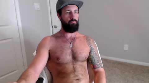 Snapshot of sexymanmk26 chatting on March 9, 3:05 pm lets go private im ready to play pvt cum online show from March 9, 3:05 pm