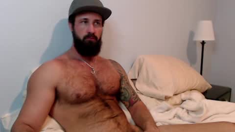 Snapshot of sexymanmk26 chatting on January 19, 11:32 pm lets go private im ready to play pvt cum online show from January 19, 11:32 pm