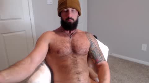 Snapshot of sexymanmk26 chatting on January 8, 1:11 am lets go private im ready to play pvt cum online show from January 8, 1:11 am