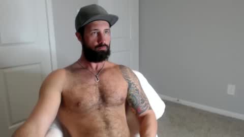 Snapshot of sexymanmk26 chatting on February 5, 4:04 pm lets go private im ready to play pvt cum online show from February 5, 4:04 pm
